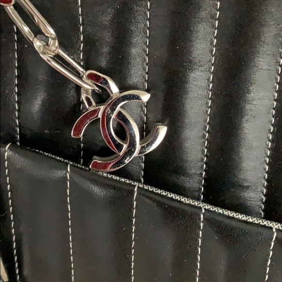 Chanel Mademoiselle Camera Bag Vertical Quilted - Picture 2 of 8
